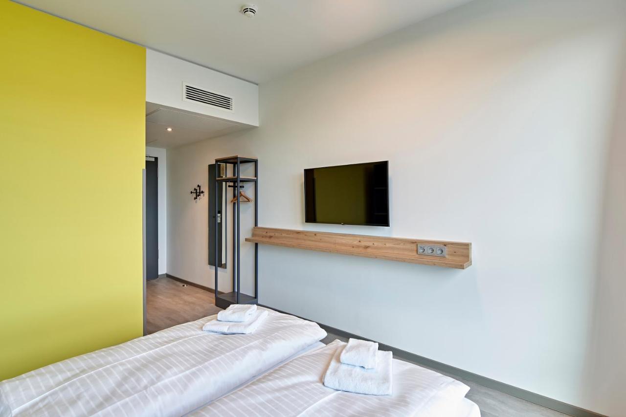 Meininger Hotel Koeln West Εξωτερικό φωτογραφία