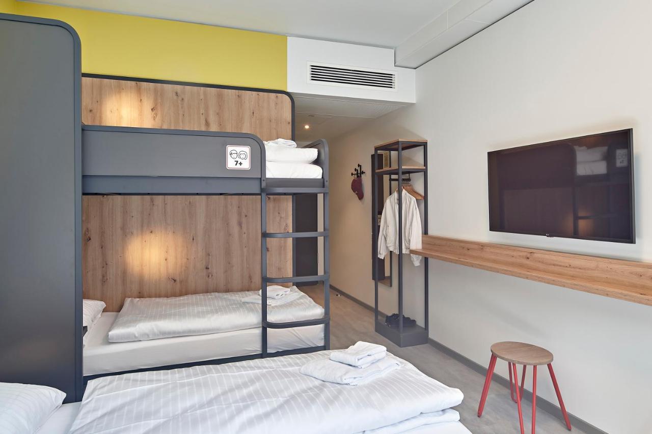 Meininger Hotel Koeln West Εξωτερικό φωτογραφία