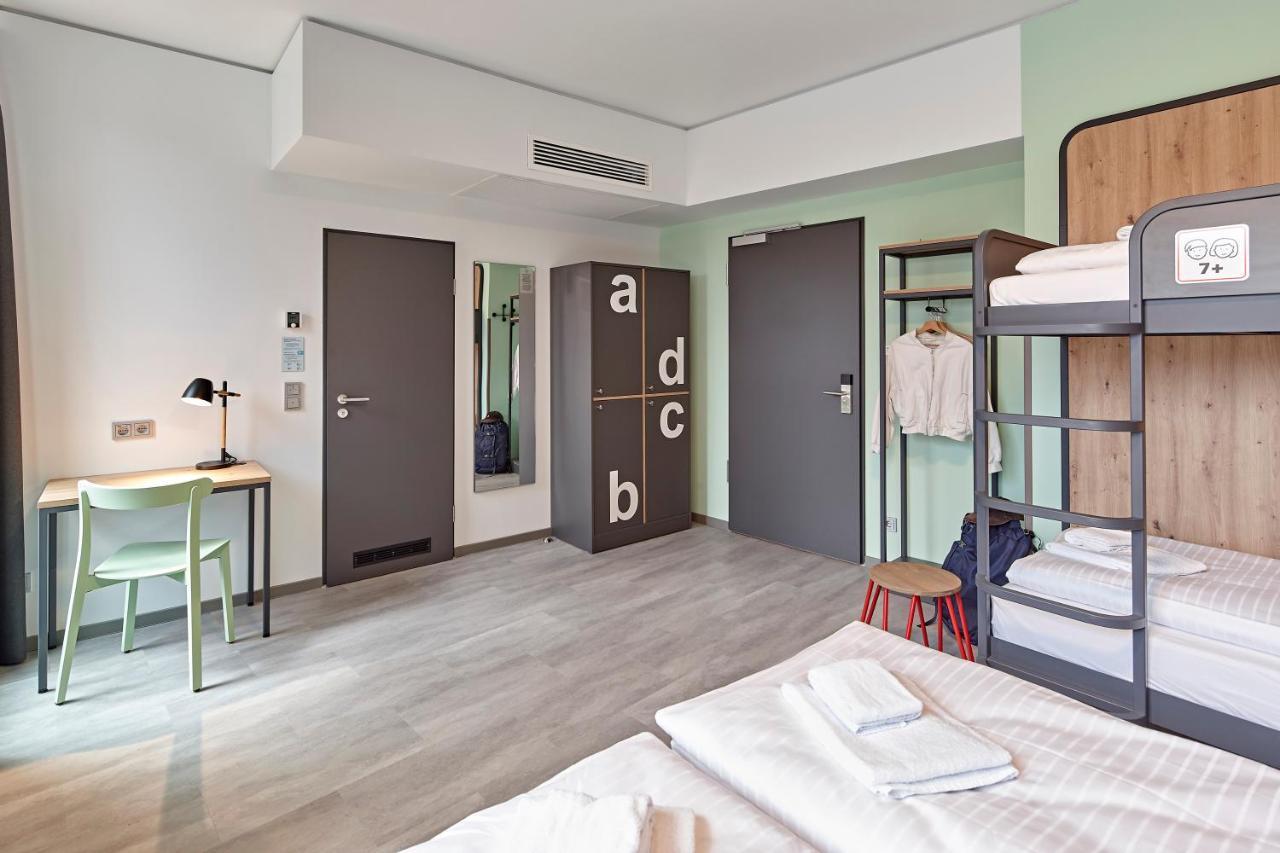 Meininger Hotel Koeln West Εξωτερικό φωτογραφία