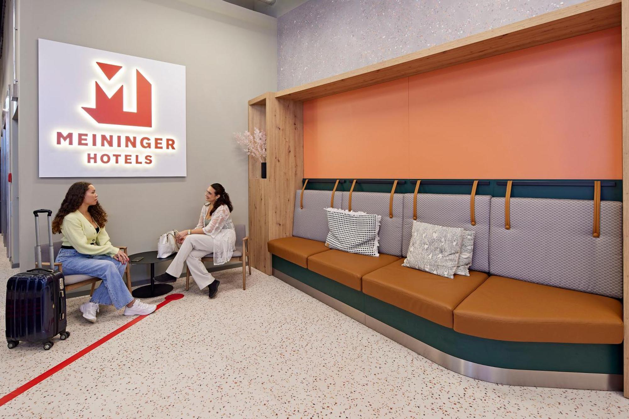 Meininger Hotel Koeln West Εξωτερικό φωτογραφία